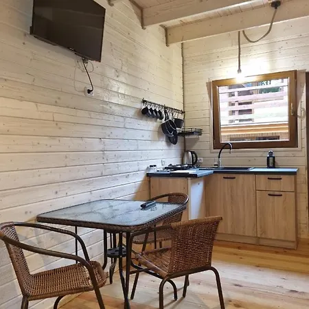 ゲストハウス Pod Debami