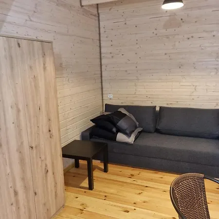 Pod Debami ゲストハウス ポビエロボ